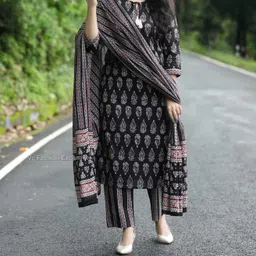 vraj collection Pack of 3 Women Geometric Print Cotton Blend A-line Kurta With Attached Dupatta image 2