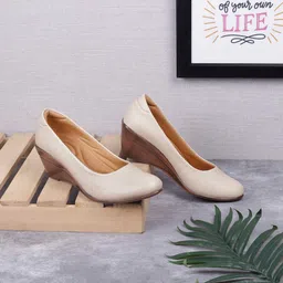 mochi Women Wedges Sandal-picture-41