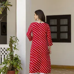 surhi Women Embroidered Viscose Rayon Straight Kurta image 3