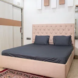 STUDIOHMK Grey Cotton 300 TC King Bedsheet with 2 Pillow Covers image 5