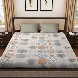 KLOTTHE Beige & Grey Printed 300 TC Super King Fitted Bedsheet With 2 Pillow Covers image 2