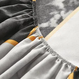 JC HOME Grey & Black Geometric 150 TC Fitted King Bedsheet With 2 Pillow Covers image 4