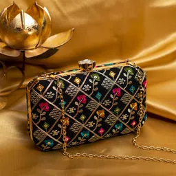 ARTKLIM Embroidered Box Clutch-picture-37