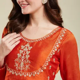 mokosh Women Silk Blend Kurta Pant Dupatta Set image 4