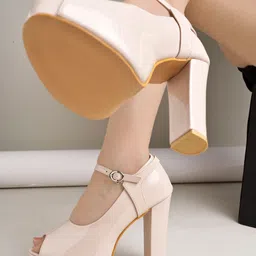 shoetopia Women Heels Sandal image 3