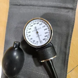 3S Dial Type Manual Sphygmomanometer Blood Pressure Monitor- Bp Monitor image 4