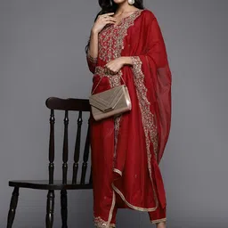indo era Women Viscose Rayon Kurta Pant Dupatta Set image 4