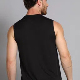 hrx by hrithik roshan Men Printed Round Neck Polyester Black T-Shirt image 4