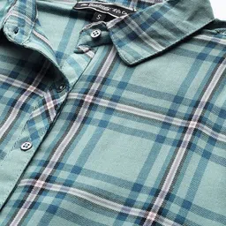 roadster Women Regular Fit Checkered Spread Collar Casual Shirt image 2