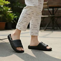 eranc Men Slippers image 4