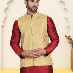 jompers Woven Men Waistcoat image 4