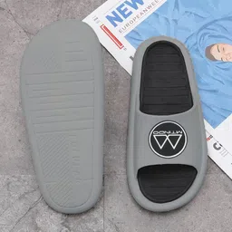 mtindo Men Slides image 3