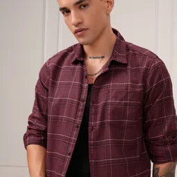 Men Slim Fit Checkered Spread Collar Casual Shirt-image-3