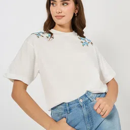 Styli Women Oversized Placement Embroidery Detail Cotton Roll Up Sleeves T-Shirt-image-46