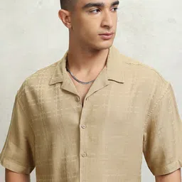 HIGHLANDER Men Opaque Checked Casual Shirt image 1