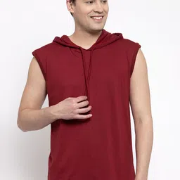 Friskers Men Maroon Solid Hooded T-shirt-image-77