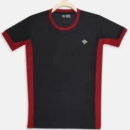CHIMPRALA Boys Black & Maroon Colourblocked Outdoor T-shirt-image-77