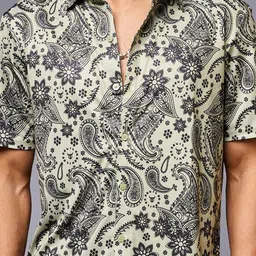 GO DEVIL Paisely Printed Spread Collar Shirt image 2