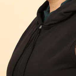 UnaOne Plus Size Hooded Sleeveless Sweatshirt image 4