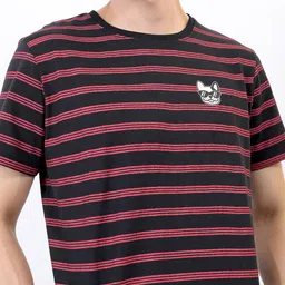 HIGHLANDER Men Black & Red Striped Slim Fit T-shirt image 2