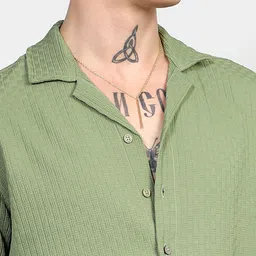 Campus Sutra Men Comfort Interwine Textured Cuban Collar Oversized Casual Shirt image 3