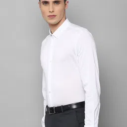 Louis Philippe Men White Slim Fit Solid Cotton Formal Shirt image 2
