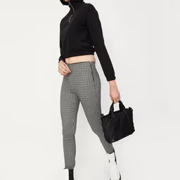max High Neck Crop Pullover image 2
