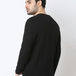 SPYKAR Men Solid Round Neck Cotton T-shirt image 2