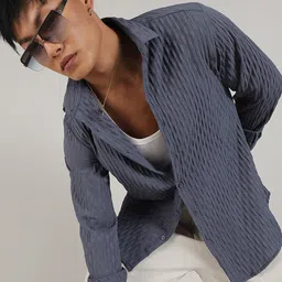 Campus Sutra Comfort Geometric Printed Spread Collar Curved Casual Shirt image 1