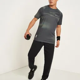 Ajile by Pantaloons Men Pockets Slim Fit T-shirt image 3