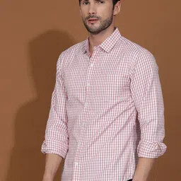 Kotty White & Red New Gingham Checks Printed Spread Collar Casual Shirt image 4