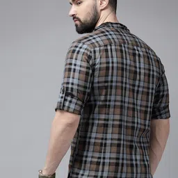 roadster Men Regular Fit Checkered Spread Collar Casual Shirt image 4
