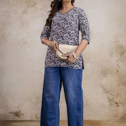 vicenta Women Printed Cotton Blend Straight Kurta-picture-31