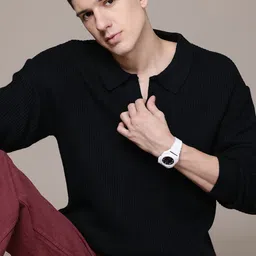 roadster Men Solid V Neck Black Sweater image 1