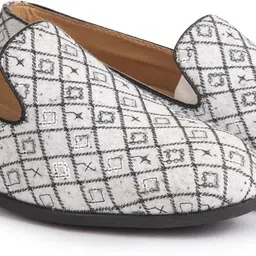 fausto Ethnic Velvet Sequin Embroidered Juttis for Wedding|Traditional Kurtas Shoes Mojaris For Men image 1