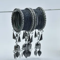 ink innaka Metal Bangle Set image 1