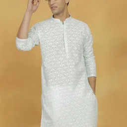 vastramay Men Embroidered Pure Cotton Straight Kurta image 3