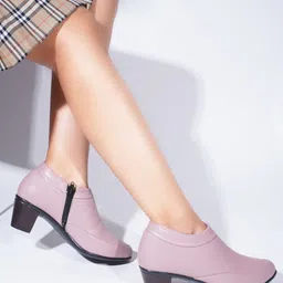 selfiee Boots For Women image 3