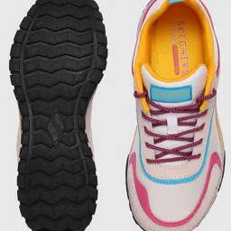 Skechers Women UNO TRAIL Woven Design Trekking Shoes image 4