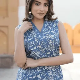 lamba creations Floral Print Kurta, Trouser/Pant & Dupatta Set image 4