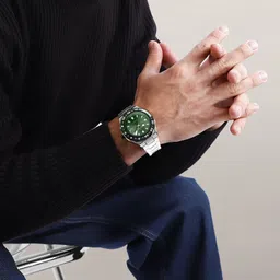 naviforce Unique temperament Silver bracelet strap with green dial Analog Watch - For Men 9249 professional craftmanship timepeice image 5