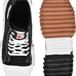 dashing Casuals Sneakers For Men image 3