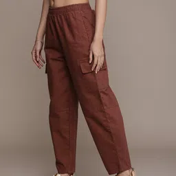 roadster Women Regular Fit Brown Cotton Blend Trousers image 2