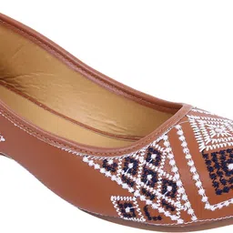 ravis Jutis For Women image 4