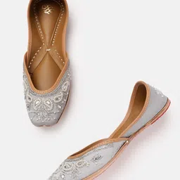 house of pataudi Ethnic Mule For Women image 2