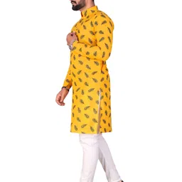 freluro Men Cotton Blend Kurta Pyjama Set image 4