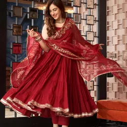 vastranikhar Women Viscose Rayon Kurta Palazzo Dupatta Set image 2