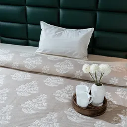 Floral Single Quilt for Mild Winter-image-84
