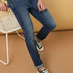 Wrangler Men Skanders Slim Fit Low-Rise Light Fade Stretchable Jeans image 1