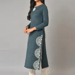 W Thread Work Round Neck Acrylic Straight Kurta image 4
